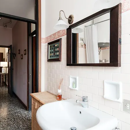 Ginco's - Downtown Apartment